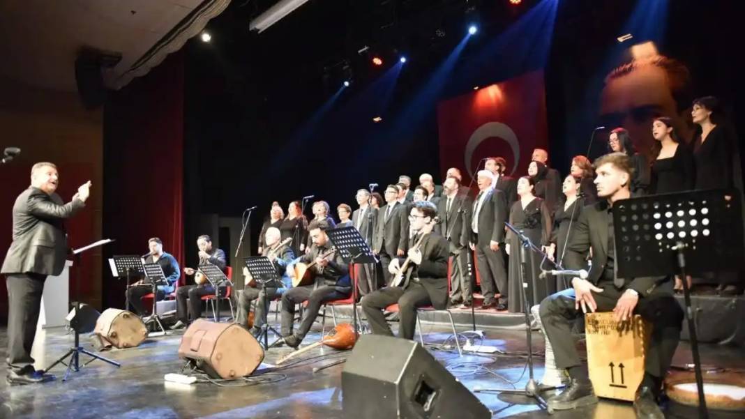 Antalya’da 40 Kişilik Koro Öğretmenler İçin Söyledi 3